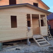 Фото готовых работ - Дом из бруса 8х9м. + терраса 2,5х8 м. + крыльцо 2х6 м.