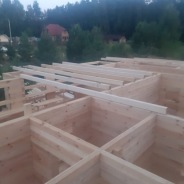 Фото готовых работ - Дом под усадку из проф. бруса естественной влажности 15х9,5 м + терраса 3х4 м.
