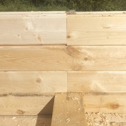 Фото готовых работ - Дом под усадку из проф. бруса естественной влажности 15х9,5 м + терраса 3х4 м.