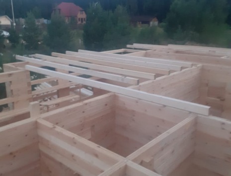 Фото готовых работ - Дом под усадку из проф. бруса естественной влажности 15х9,5 м + терраса 3х4 м.