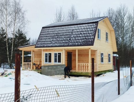 Фото готовых работ - Баня из проф. бруса камерной сушки 8х9 м., с мансардой (Б-55)