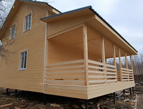 Фото готовых работ - Каркасный дом 7х8 м + терраса 2,5х8 м.